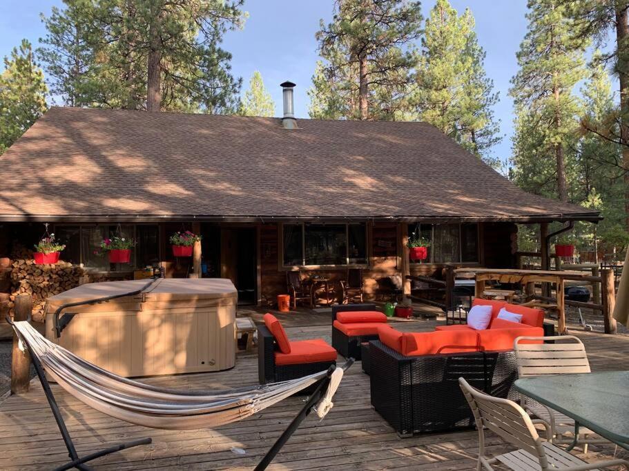 Beautiful Log Home Outside Of Sisters Exteriör bild