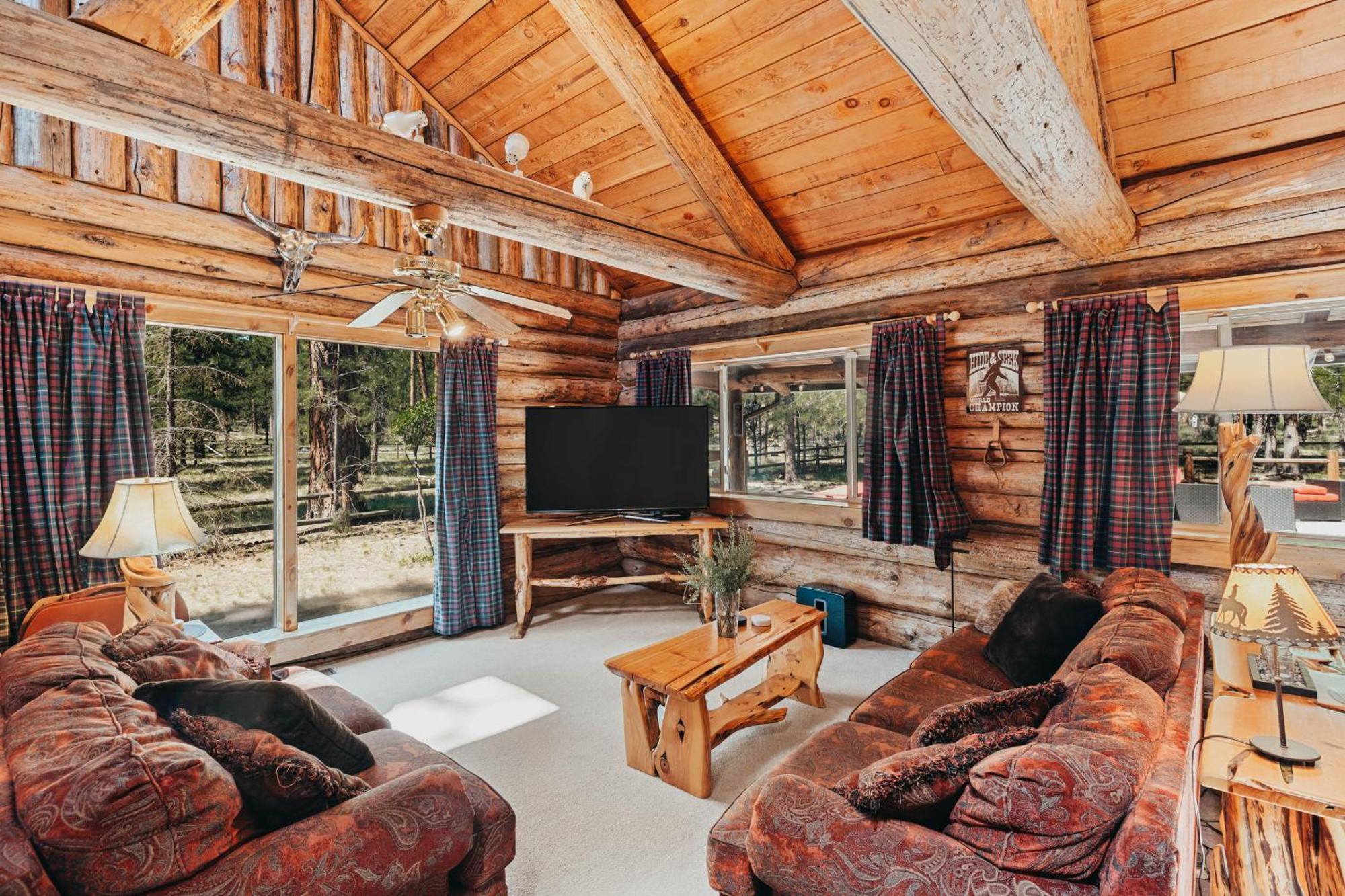 Beautiful Log Home Outside Of Sisters Exteriör bild